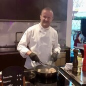 Stefano Eigentümer Koch catering ristorante Lucchese ankum